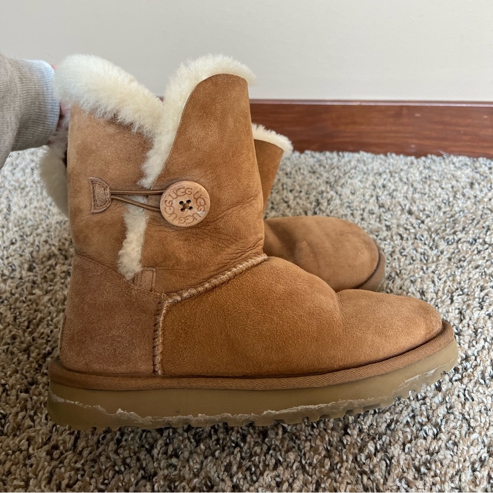 Bailey Button Uggs - image 8